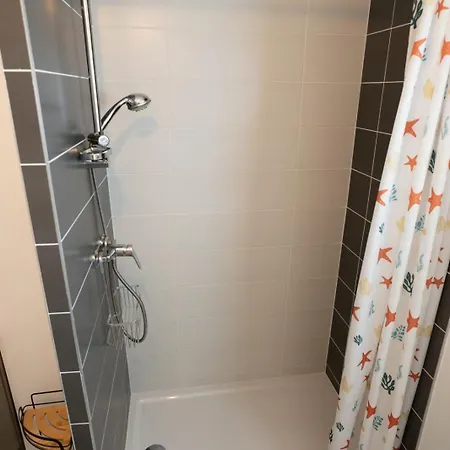 Riboleys - T2 Climatise Avec Wifi Et Piscine Vias