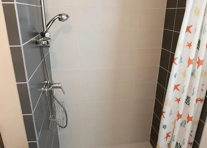 Marina - T2 Climatisé Avec Wifi Et Piscine Vias